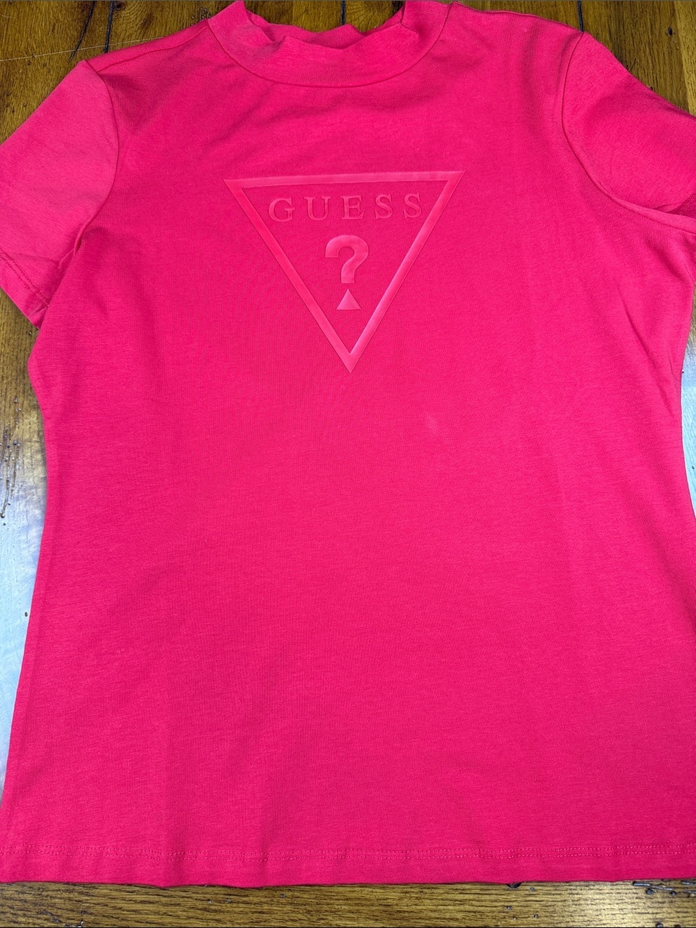 ♥️Guess Red Embossed Guess Triangle Placard Logo Short Sleeve Top Size Large